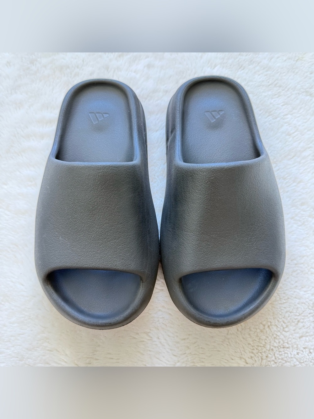 Yeezy unisex grey shoes size 5 US women Authentic